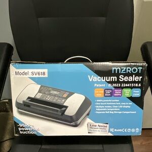 Vacuum Sealer - Black and White